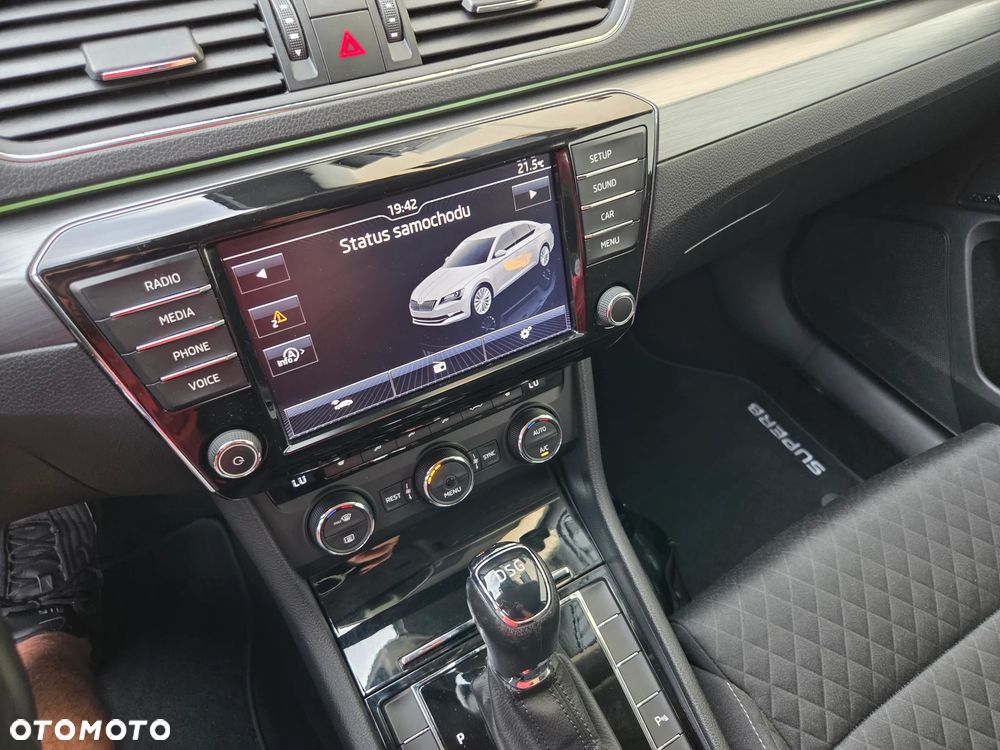 Skoda Superb 2.0 TDI DSG Premium Edition - 29