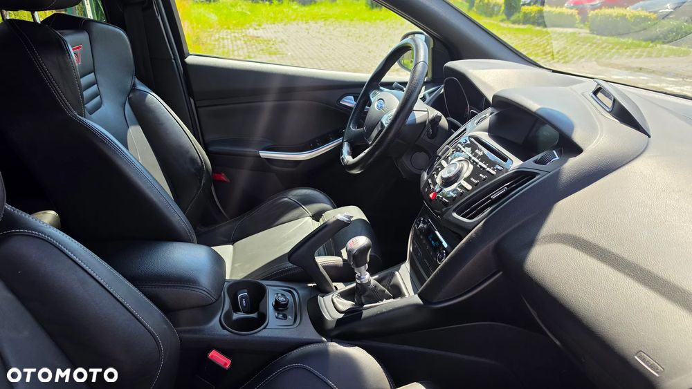 Ford Focus SW 2.0 EcoBoost ST Leather Sport Pack - 6