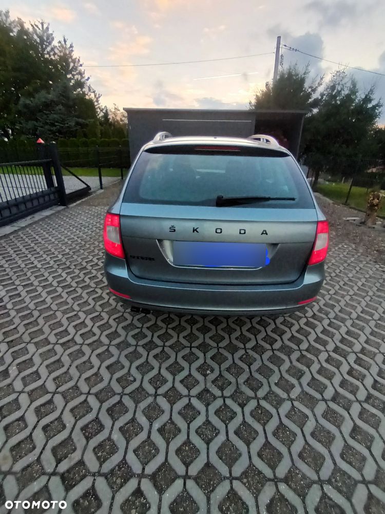 Skoda Superb 2.0 TDI DSG Ambition - 4