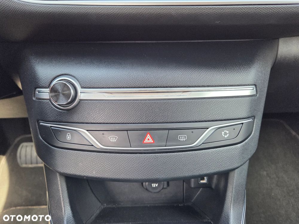 Peugeot 308 BlueHDi 130 EAT8 Stop & Start Allure - 28