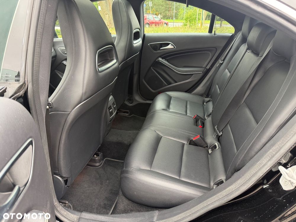 Mercedes-Benz CLA 250 7G-DCT AMG Line - 11