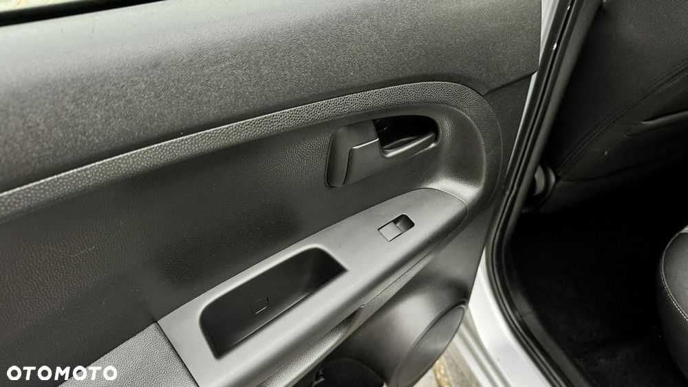 Kia Venga - 27