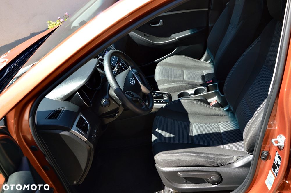 Hyundai i30 blue 1.6 CRDi DCT Style - 24