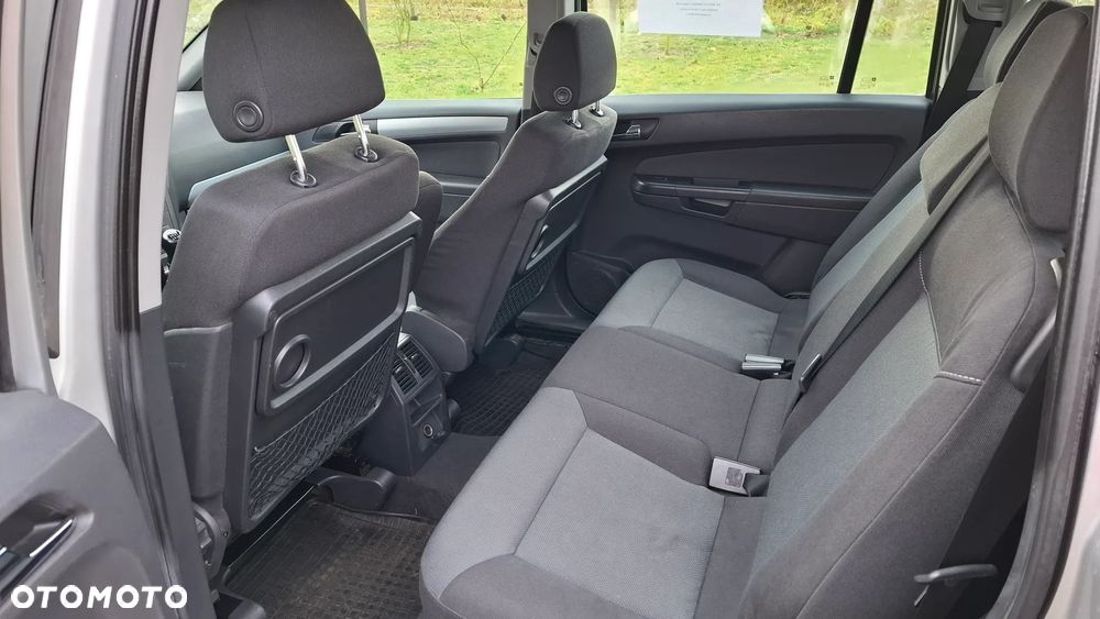 Opel Zafira 1.9 CDTI - 12