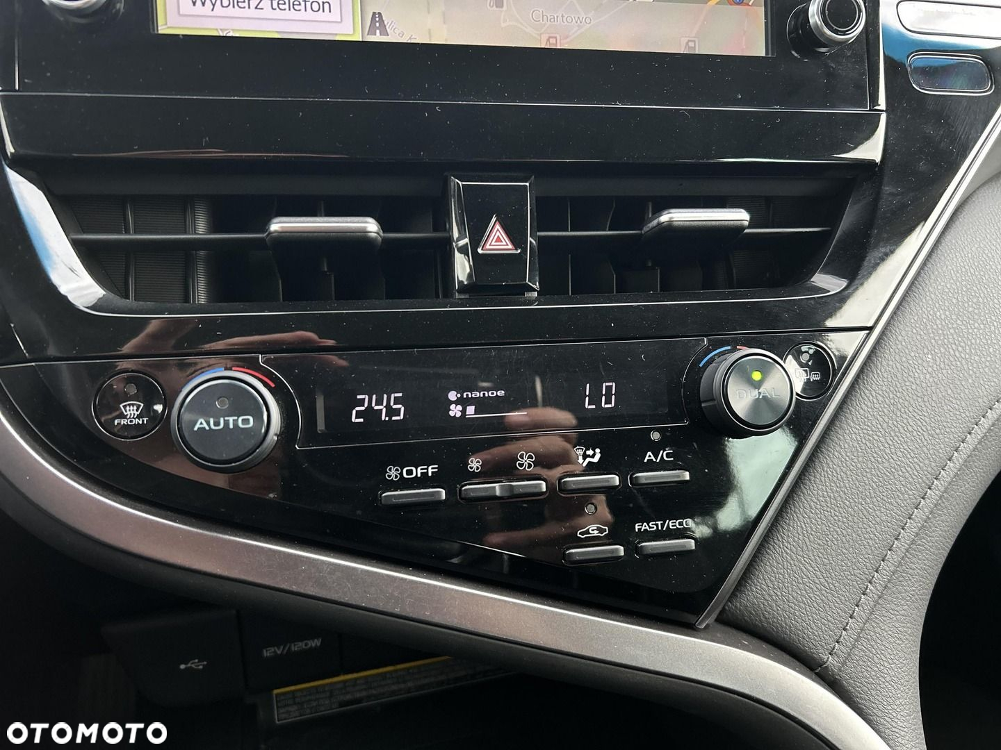 Toyota Camry 2.5 Hybrid Executive CVT - 19