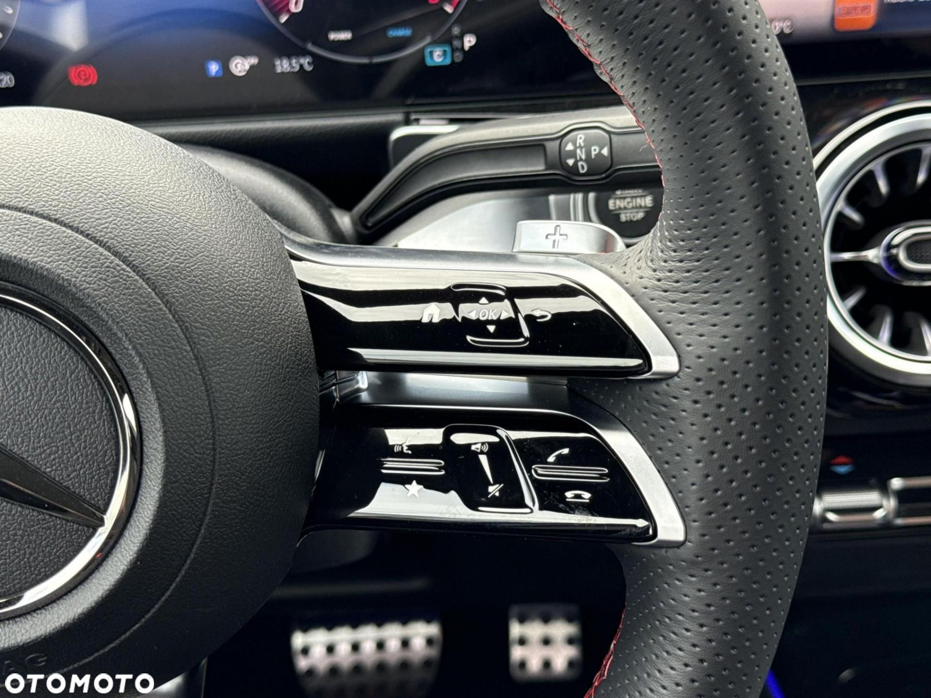 Mercedes-Benz GLB - 25