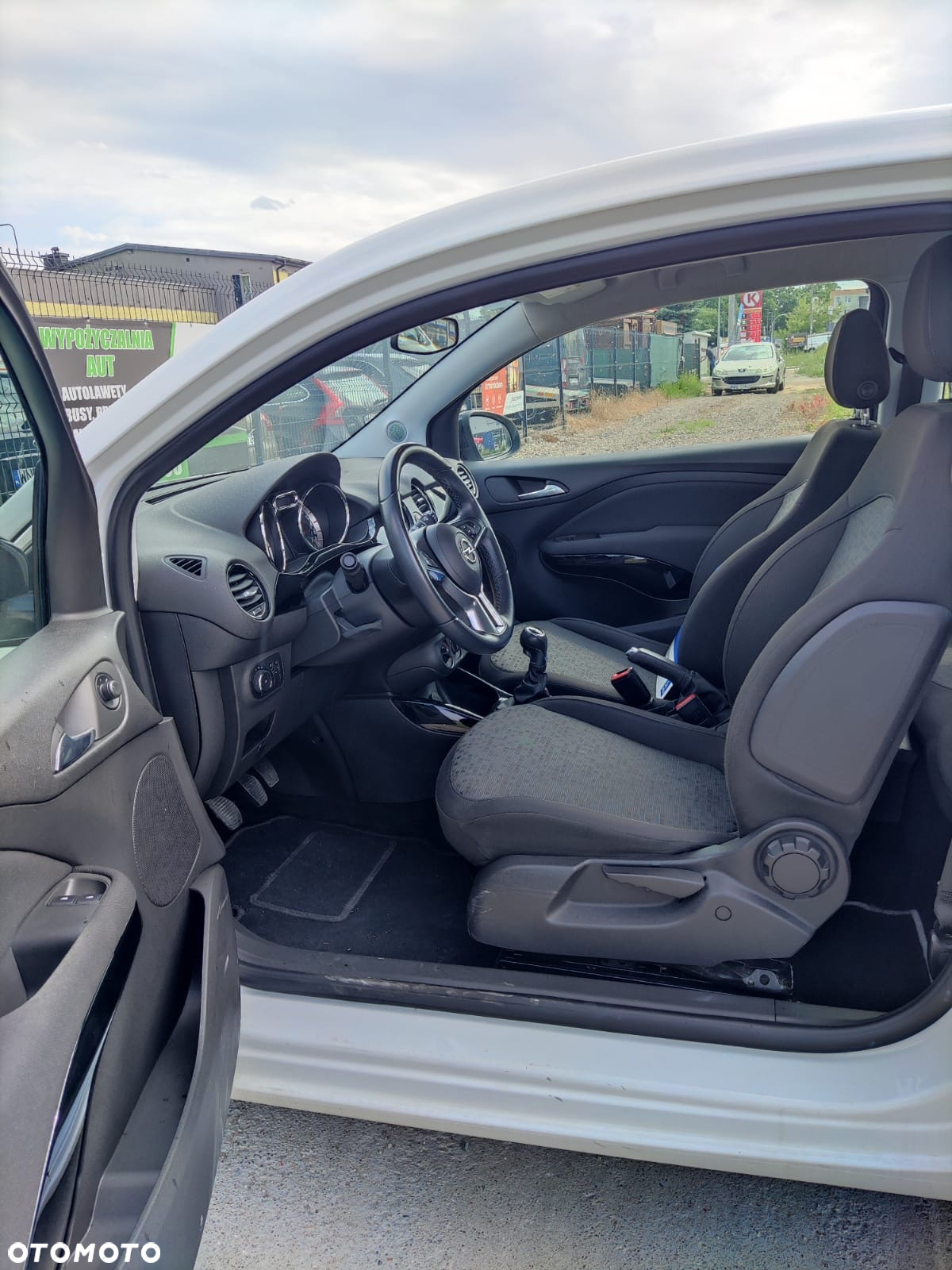 Opel Adam 1.2 - 16