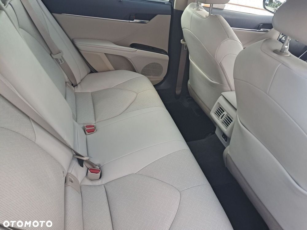 Toyota Camry 2.5 Hybrid Executive CVT - 11