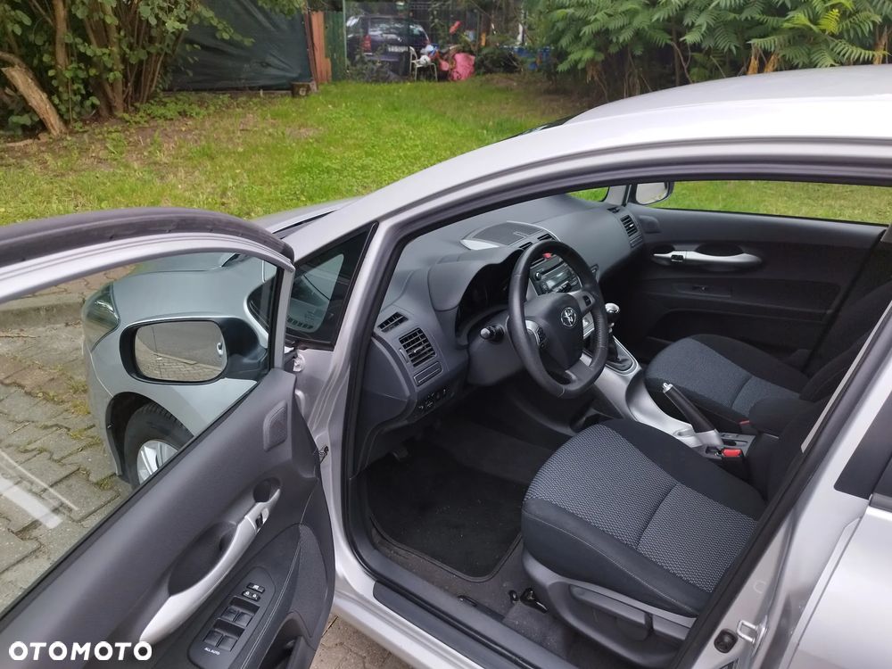 Toyota Auris 1.33 VVT-i Terra - 9