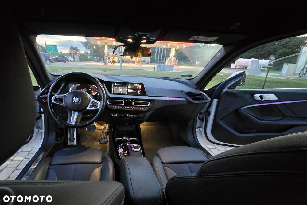 BMW Seria 2 218d M Sport - 8
