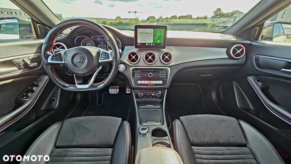 Mercedes-Benz CLA 220 4-Matic AMG Line - 9