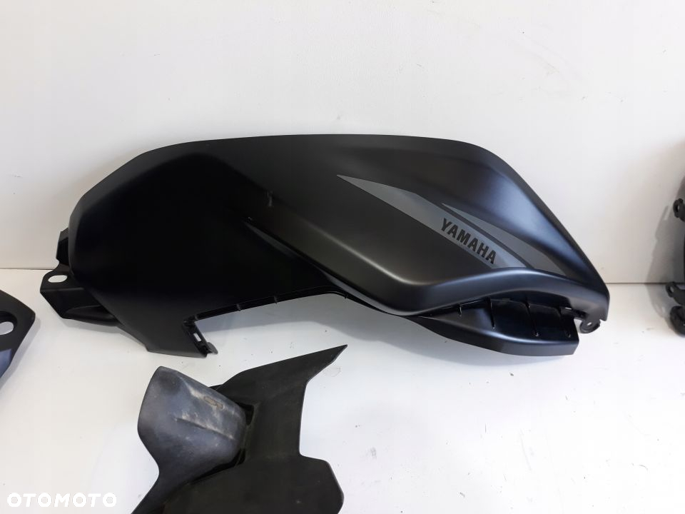 YAMAHA MT-07 MT07 CHŁODNICA OWIEWKA OGON KLAMKA - 2