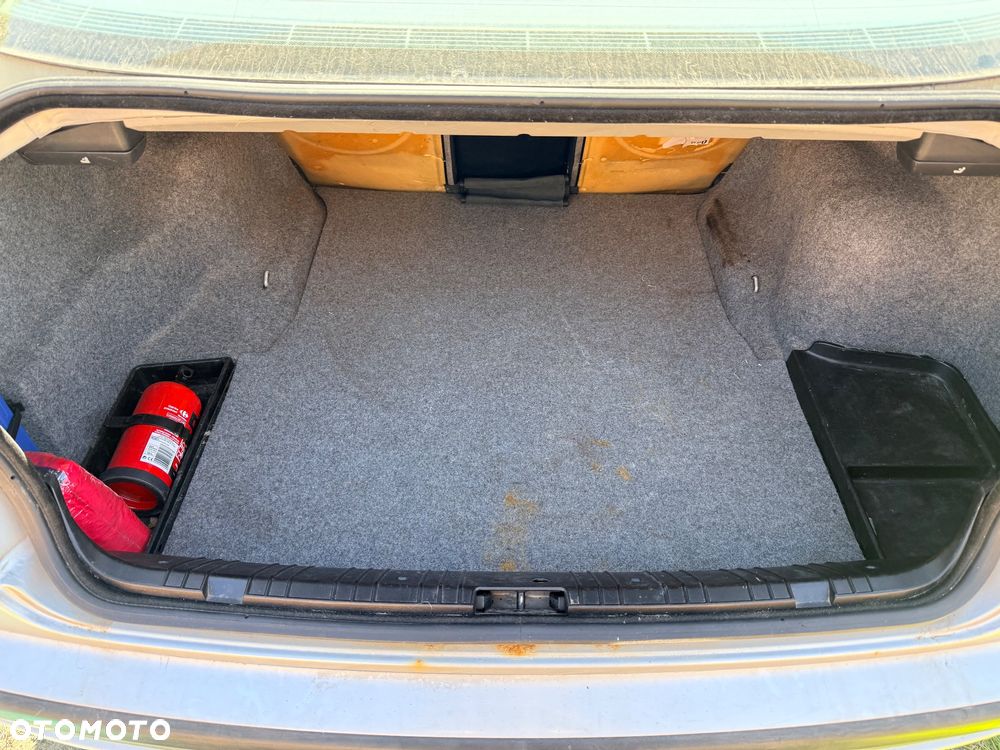 BMW Seria 3 323i - 16