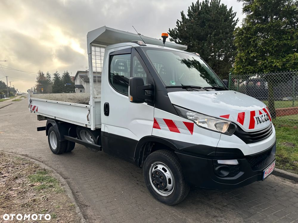 Mitsubishi FUSO KIPER WYWROTKA 3,0 - 7