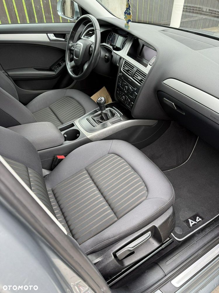 Audi A4 Limousine - 8