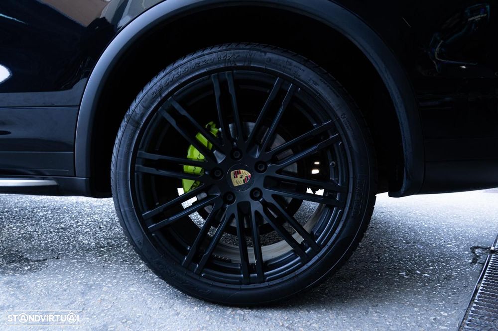 Porsche Cayenne S E-Hybrid - 2