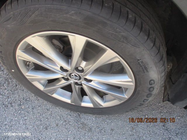Toyota RAV4 2.0 D-4D Active - 13