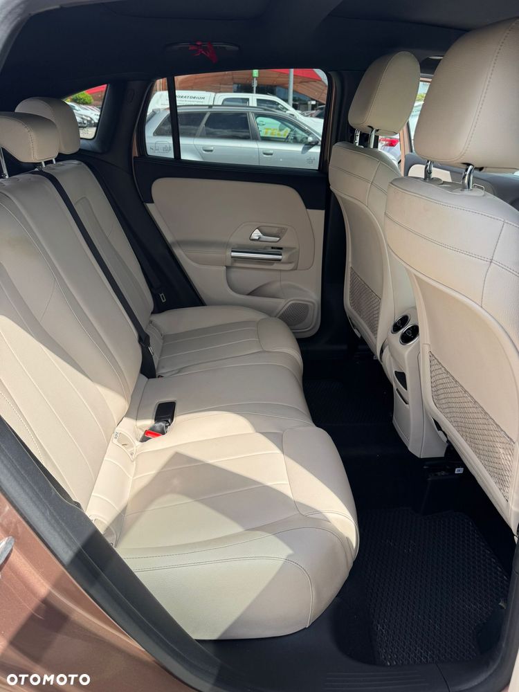 Mercedes-Benz GLA 250 - 38