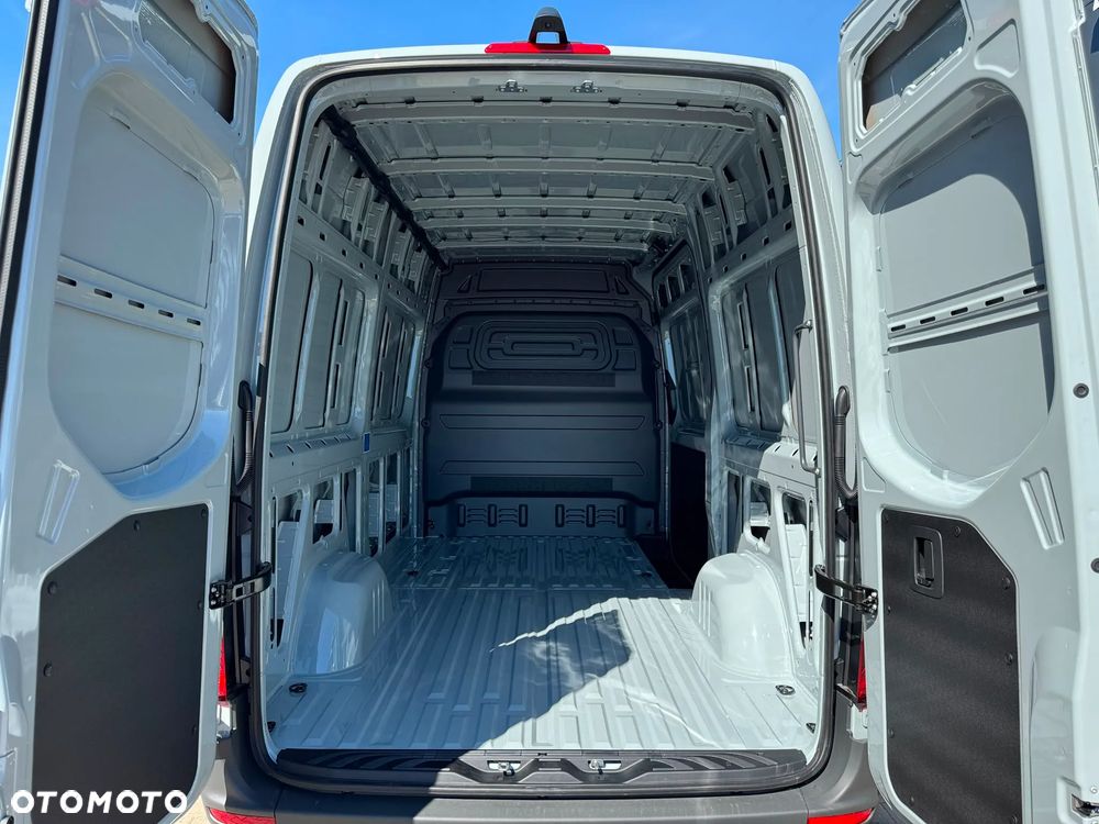 Mercedes-Benz Sprinter - 21