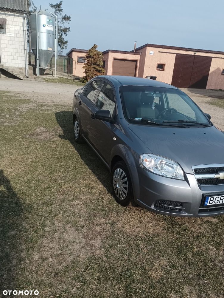 Chevrolet Aveo - 4