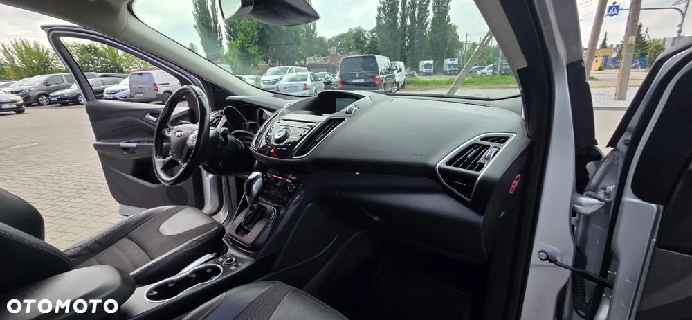 Ford Kuga 2.0 TDCi 4x4 Titanium - 37
