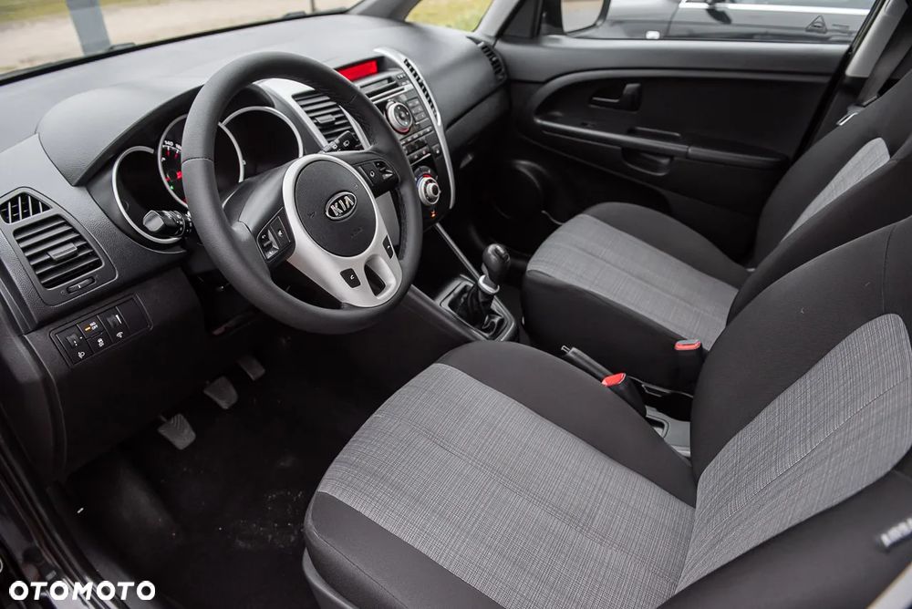 Kia Venga 1.6 L - 16