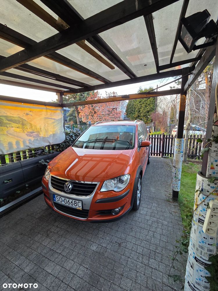 Volkswagen Touran 2.0 TDI DPF Cross - 1