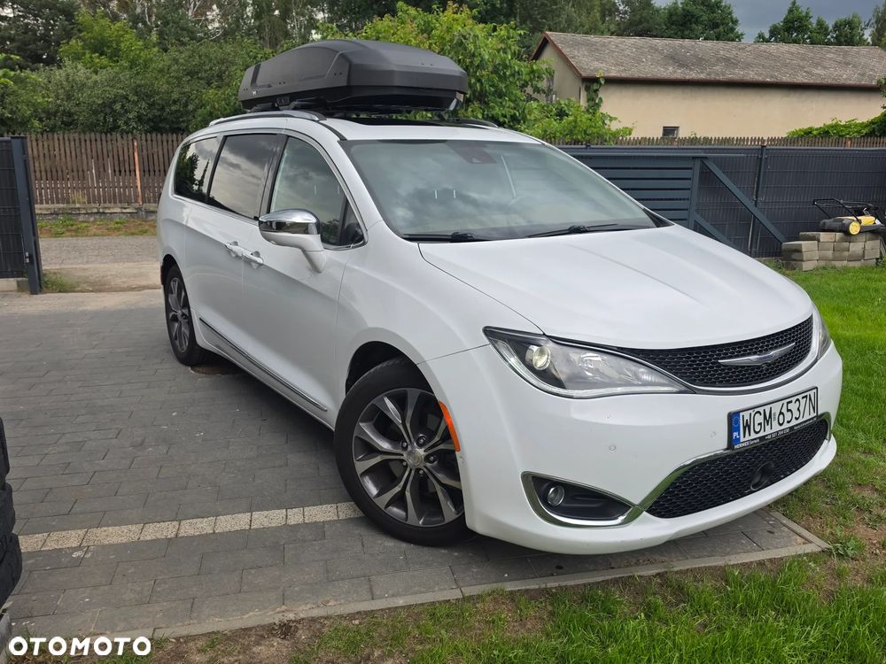 Chrysler Pacifica - 10