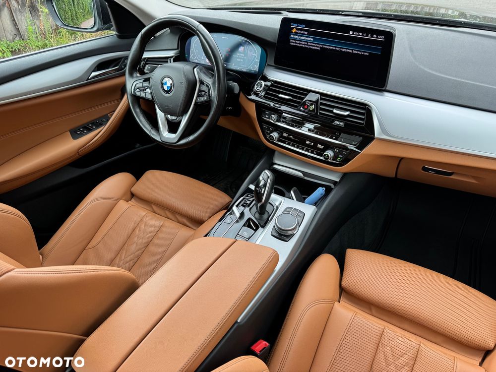 BMW Seria 5 520e M Sport sport - 16