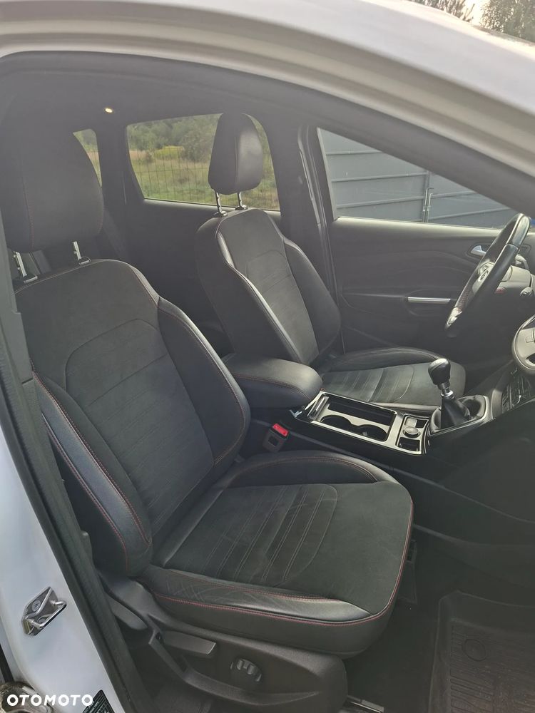 Ford Kuga - 31