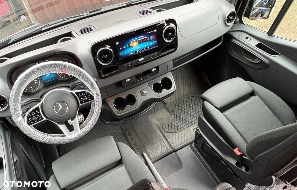 Mercedes-Benz Sprinter - 20