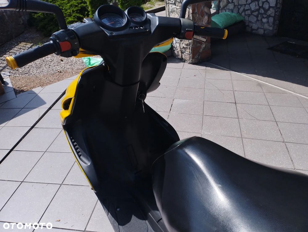 Yamaha Aerox - 6
