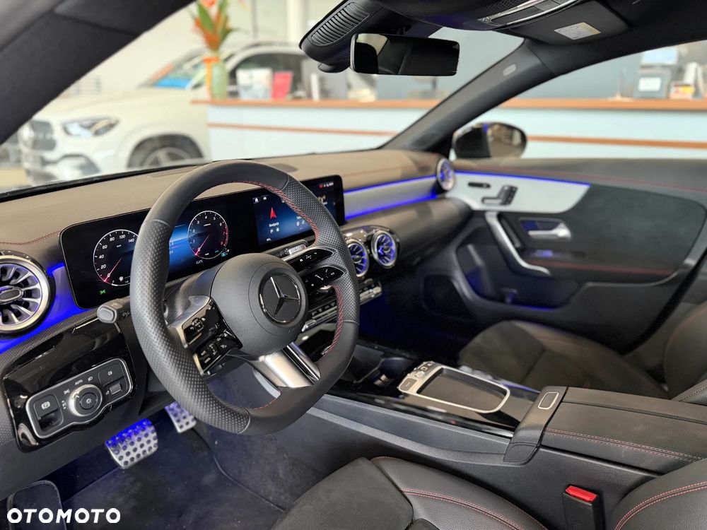 Mercedes-Benz CLA 200 AMG Line 7G-DCT - 11