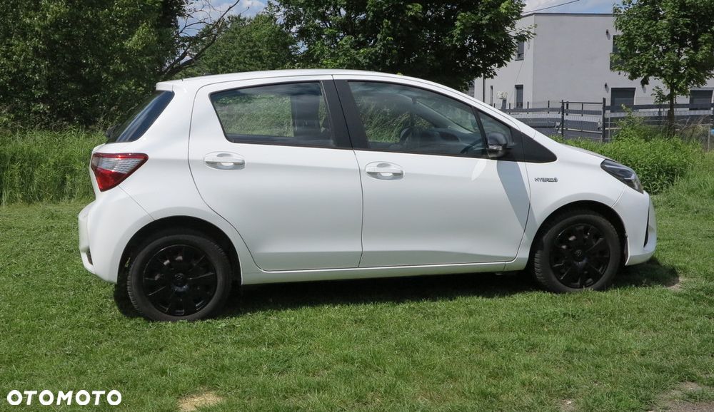 Toyota Yaris Hybrid 100 Active EU6 - 6