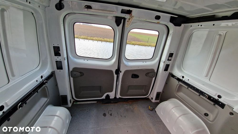 Opel Vivaro - 13