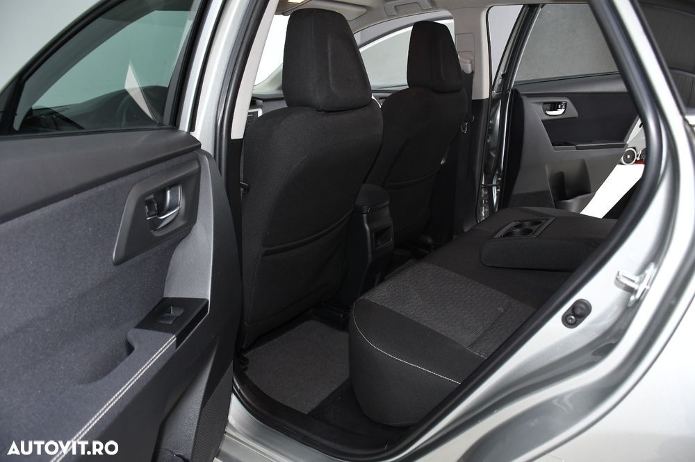 Toyota Auris - 13