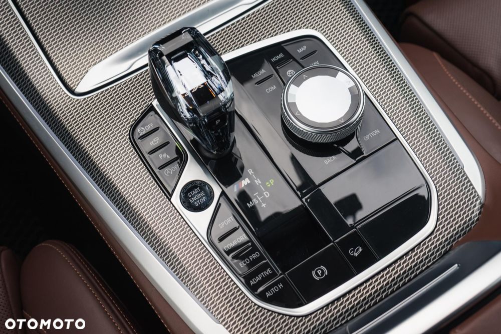 BMW X5 M50i - 25