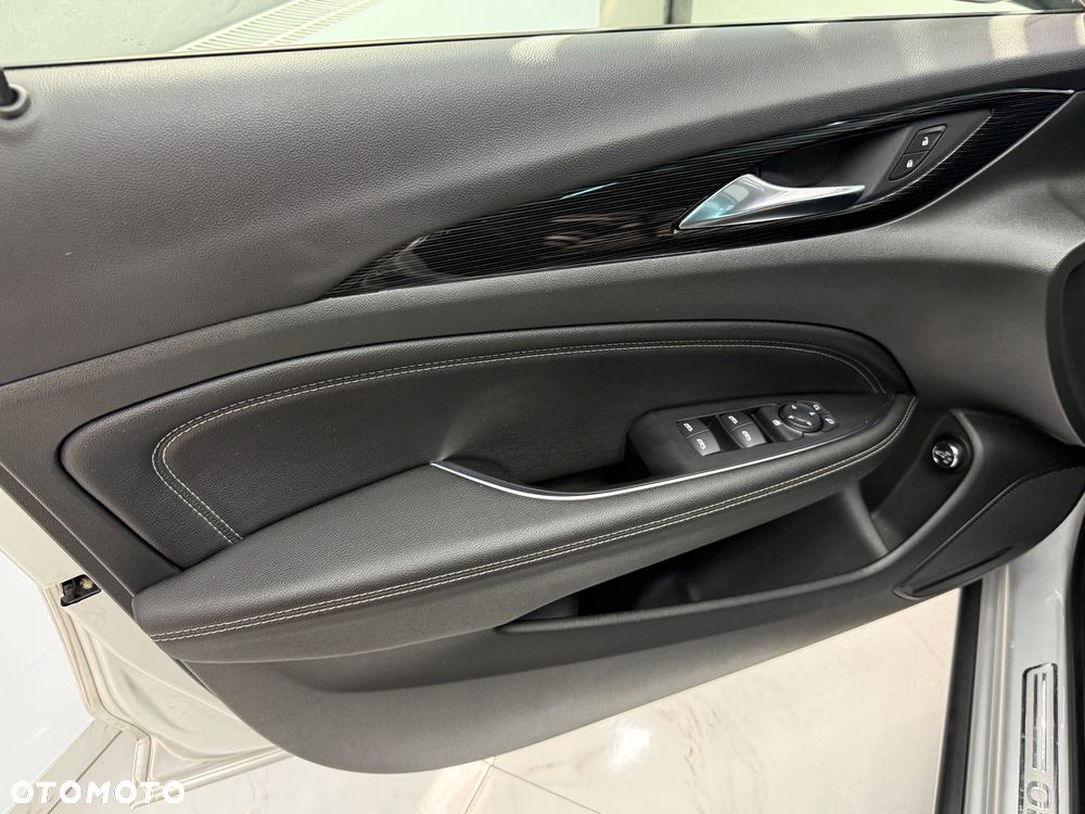 Opel Insignia 2.0 - 10