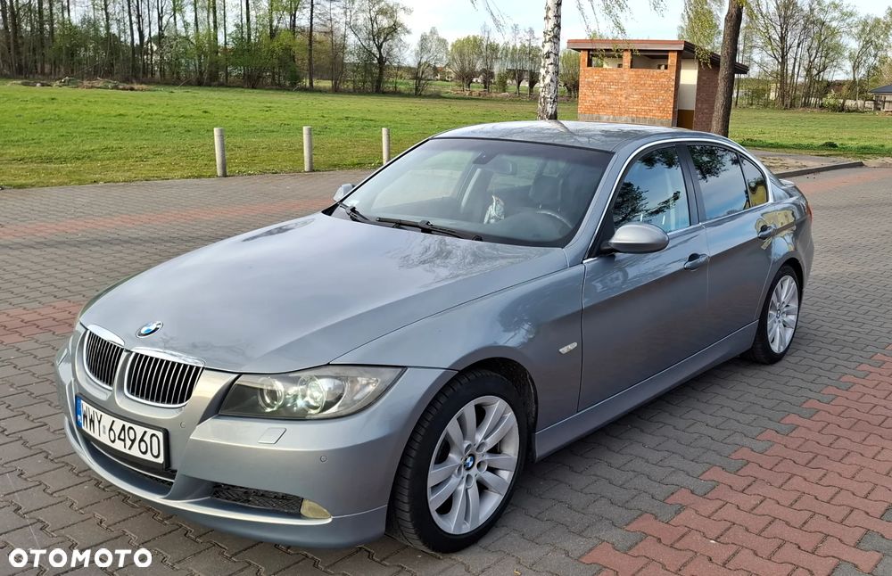BMW Seria 3 330i - 1