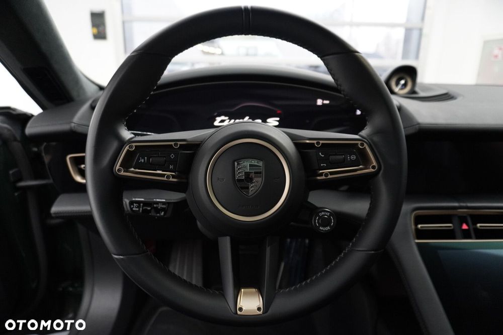 Porsche Taycan - 22
