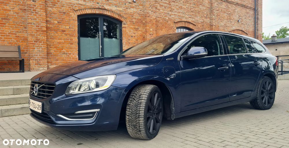 Volvo V60 D6 AWD Plug-in Hybrid Summum - 19