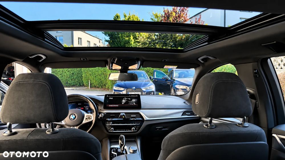 BMW Seria 5 530e M Sport Edition - 16