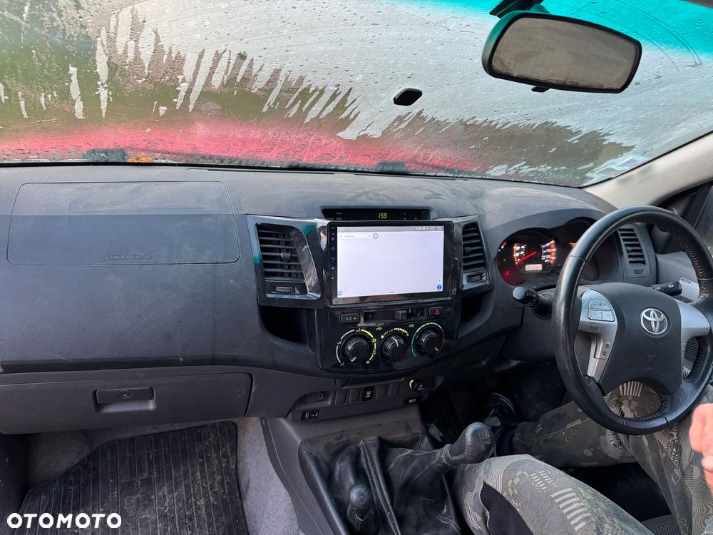 Toyota Hilux 4x4 Double Cab Life - 17