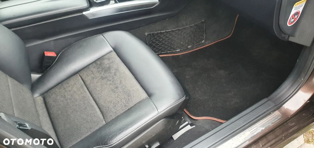 Mercedes-Benz Klasa E 220 CDI BlueEff Avantgarde - 29