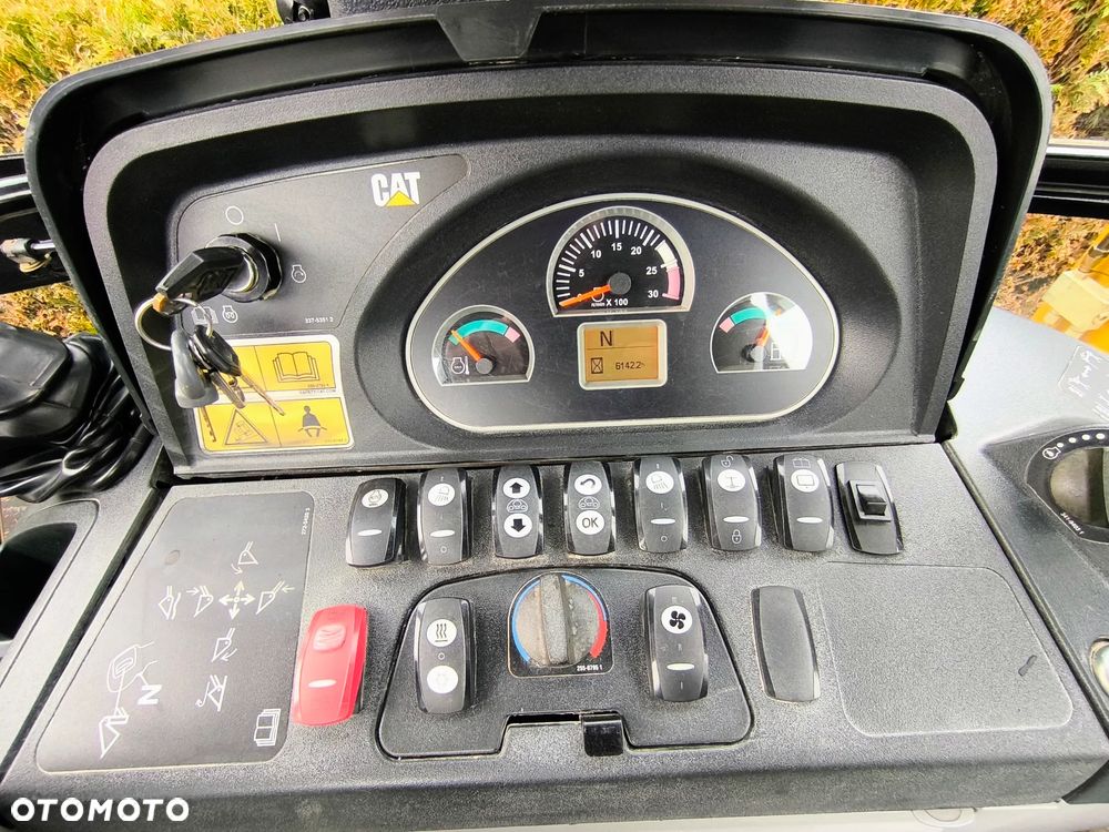 Caterpillar 432F - 16