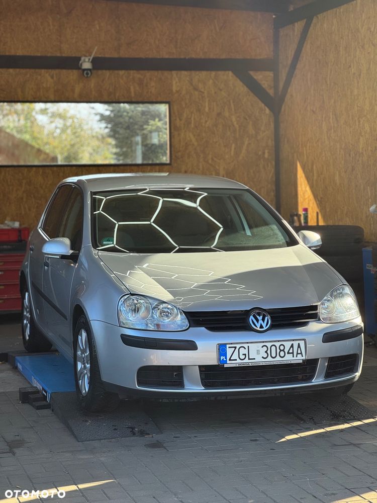 Volkswagen Golf 2.0 FSI Comfortline - 1