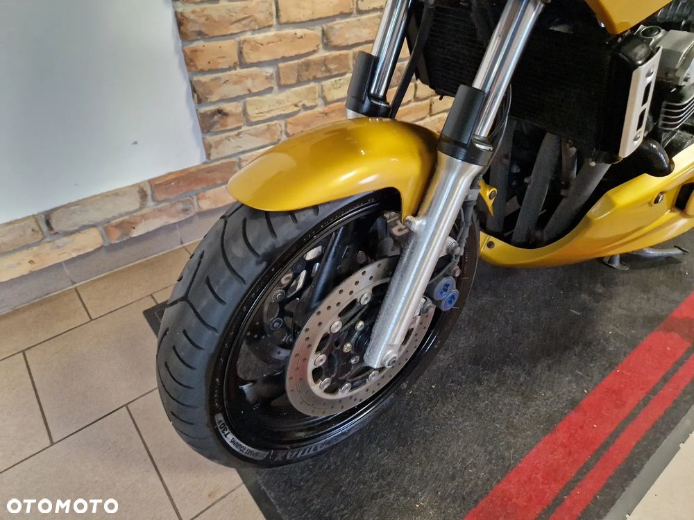 Yamaha FZS - 20