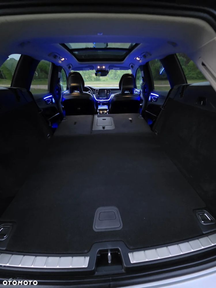 Volvo XC 60 T5 AWD Momentum Pro - 14