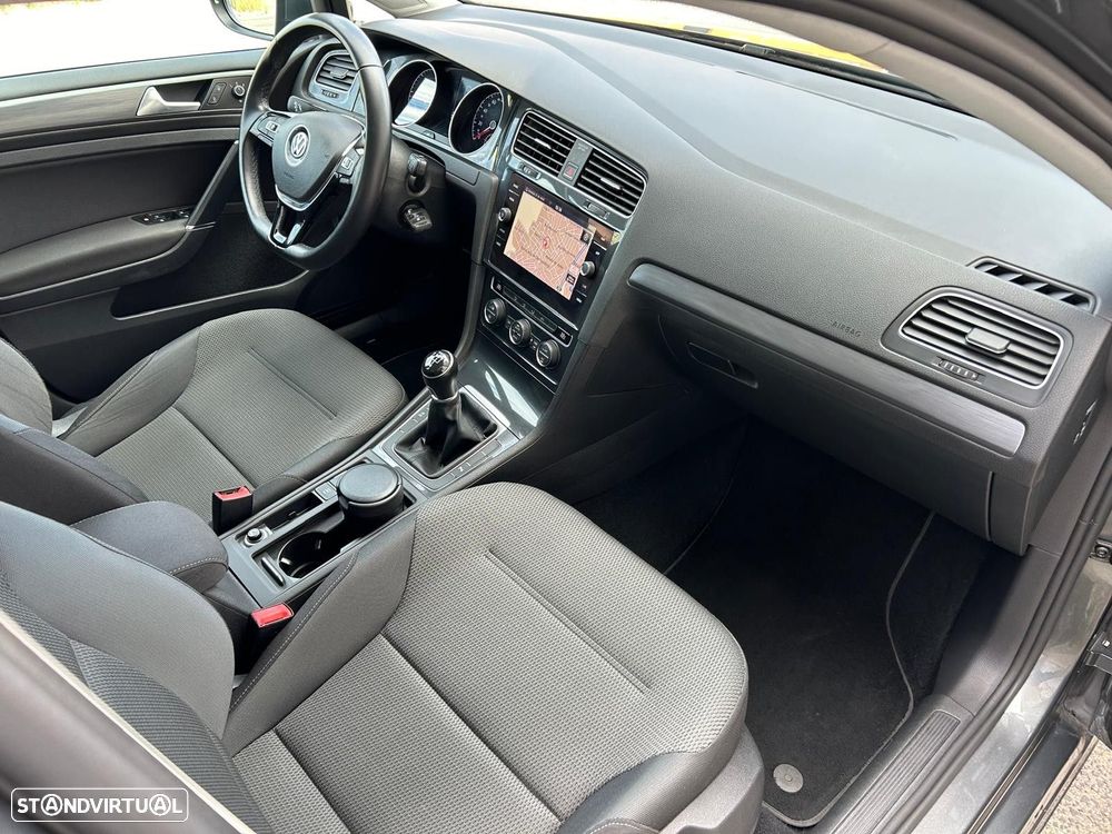 VW Golf Variant 1.6 TDi Confortline - 8