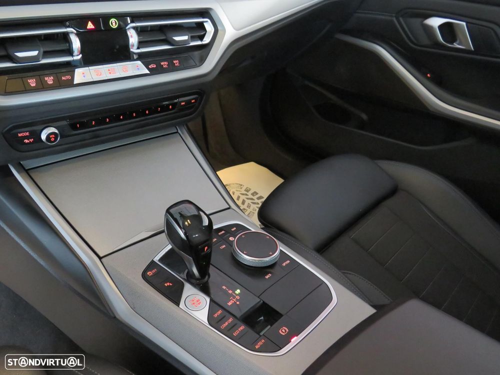 BMW 318 d Line Sport Auto - 11